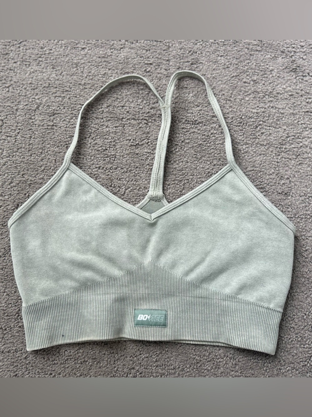 Bo+Tee Sage Green Seamless Sports Bra V-Neck Racerback Athletic Crop Size S